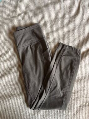 Eddie Bauer mushroom/taupe leggings with pockets